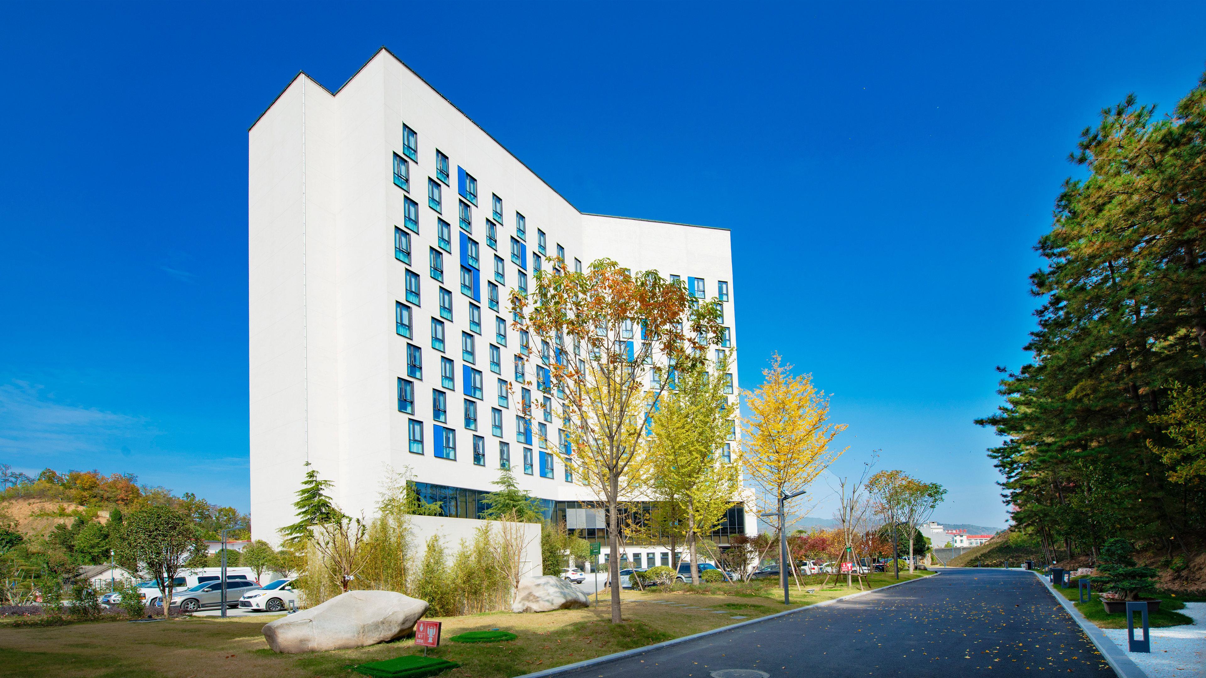 Holiday Inn Express Luanchuan By Ihg المظهر الخارجي الصورة